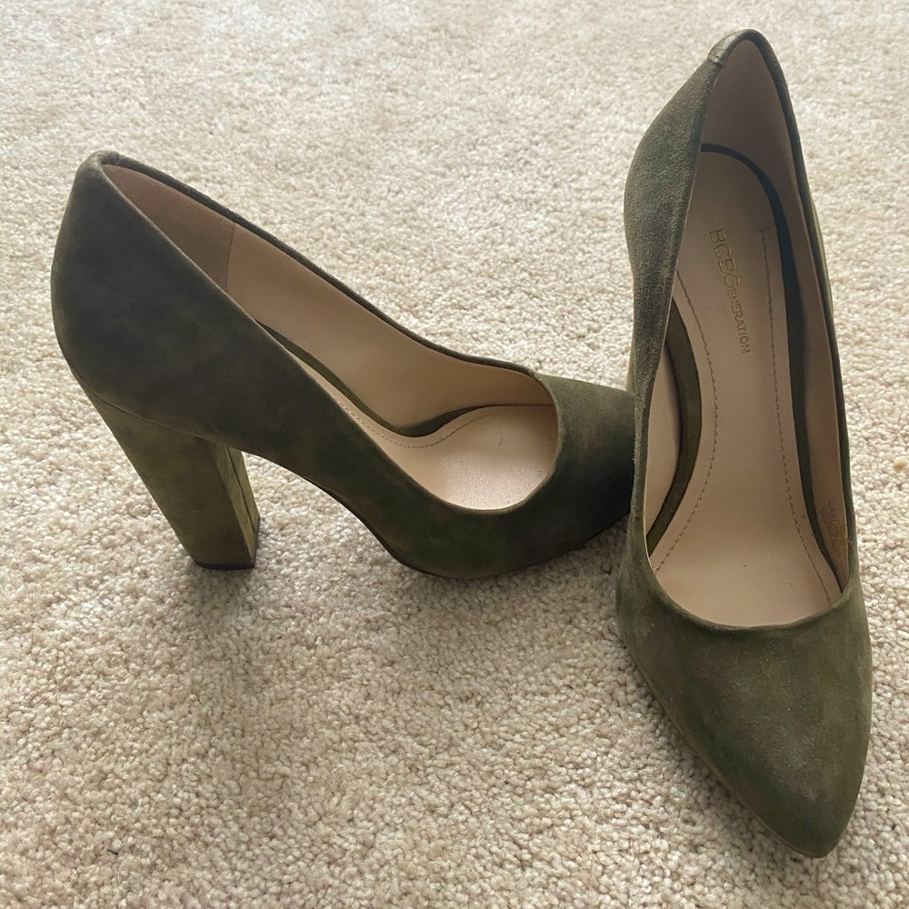 Olive green clarice suede pumps